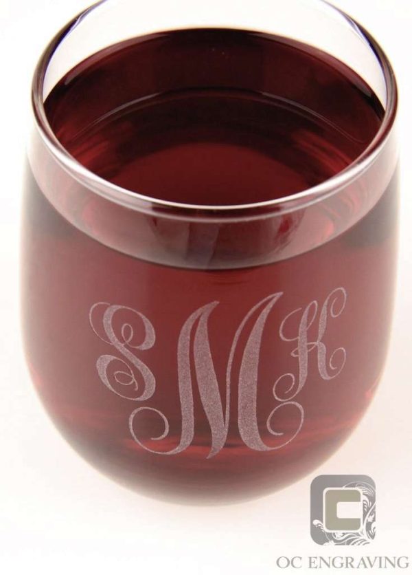 Wine glass engraving